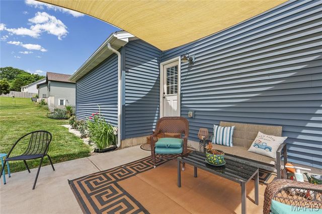 137 Calvey Brook Drive, Robertsville, MO 63072