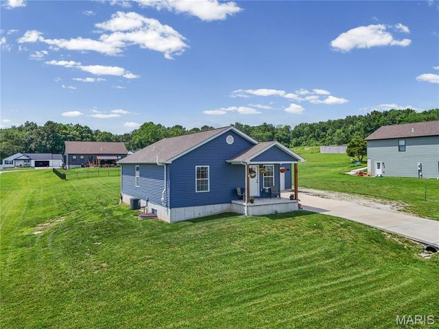 137 Calvey Brook Drive, Robertsville, MO 63072