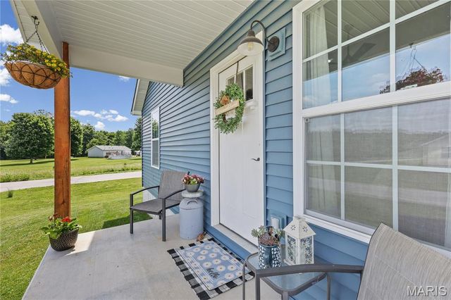 137 Calvey Brook Drive, Robertsville, MO 63072