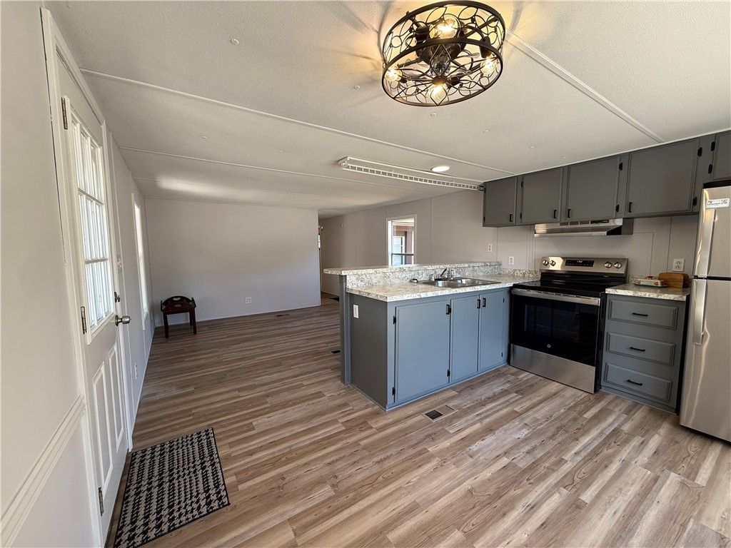 6 Lane One, Coventry, RI 02816