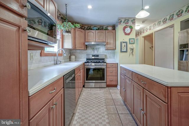 156 E WOLFERT STATION RD, Mickleton, NJ 08056