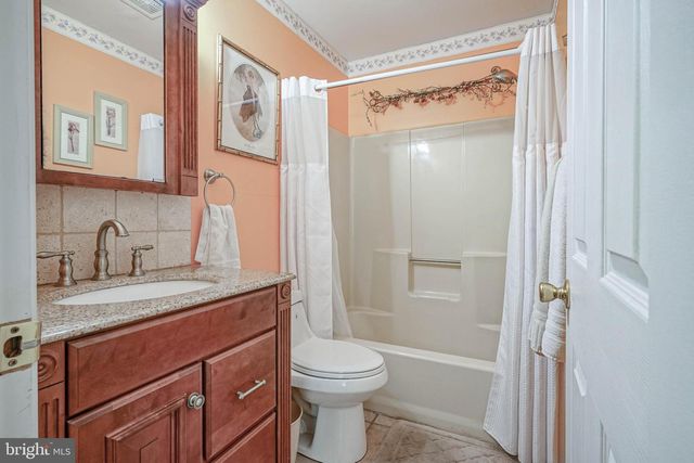 156 E WOLFERT STATION RD, Mickleton, NJ 08056