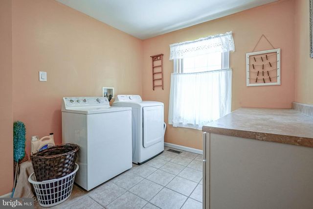 156 E WOLFERT STATION RD, Mickleton, NJ 08056