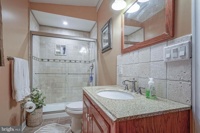 156 E WOLFERT STATION RD, Mickleton, NJ 08056