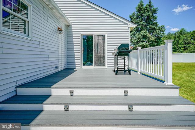 156 E WOLFERT STATION RD, Mickleton, NJ 08056