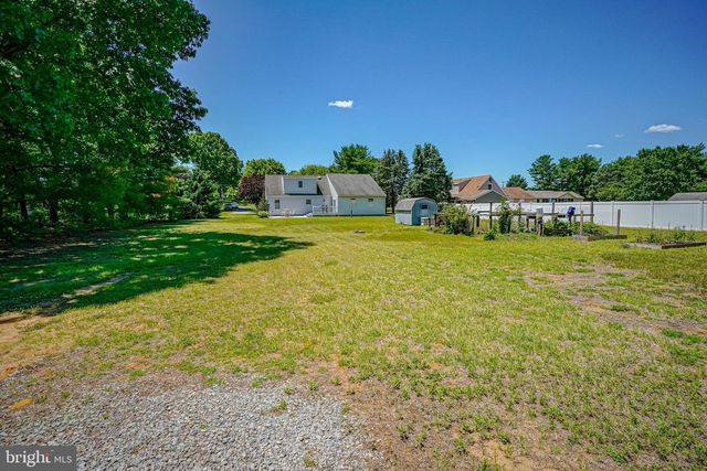156 E WOLFERT STATION RD, Mickleton, NJ 08056