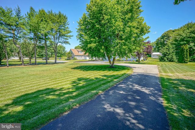 156 E WOLFERT STATION RD, Mickleton, NJ 08056