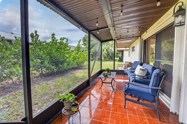10300 GREENTRAIL Drive N, Boynton Beach, FL 33436
