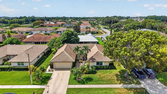 10300 GREENTRAIL Drive N, Boynton Beach, FL 33436