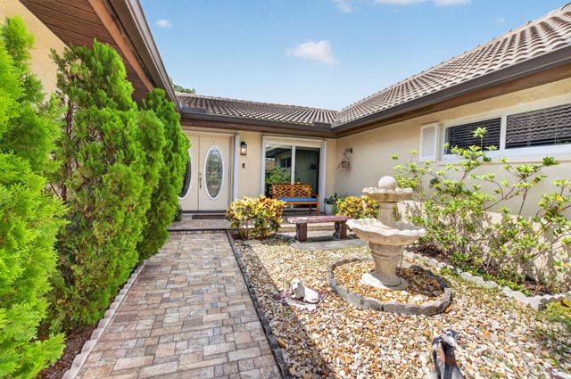 10300 GREENTRAIL Drive N, Boynton Beach, FL 33436