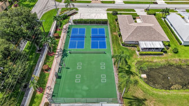 10300 GREENTRAIL Drive N, Boynton Beach, FL 33436