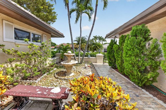 10300 GREENTRAIL Drive N, Boynton Beach, FL 33436