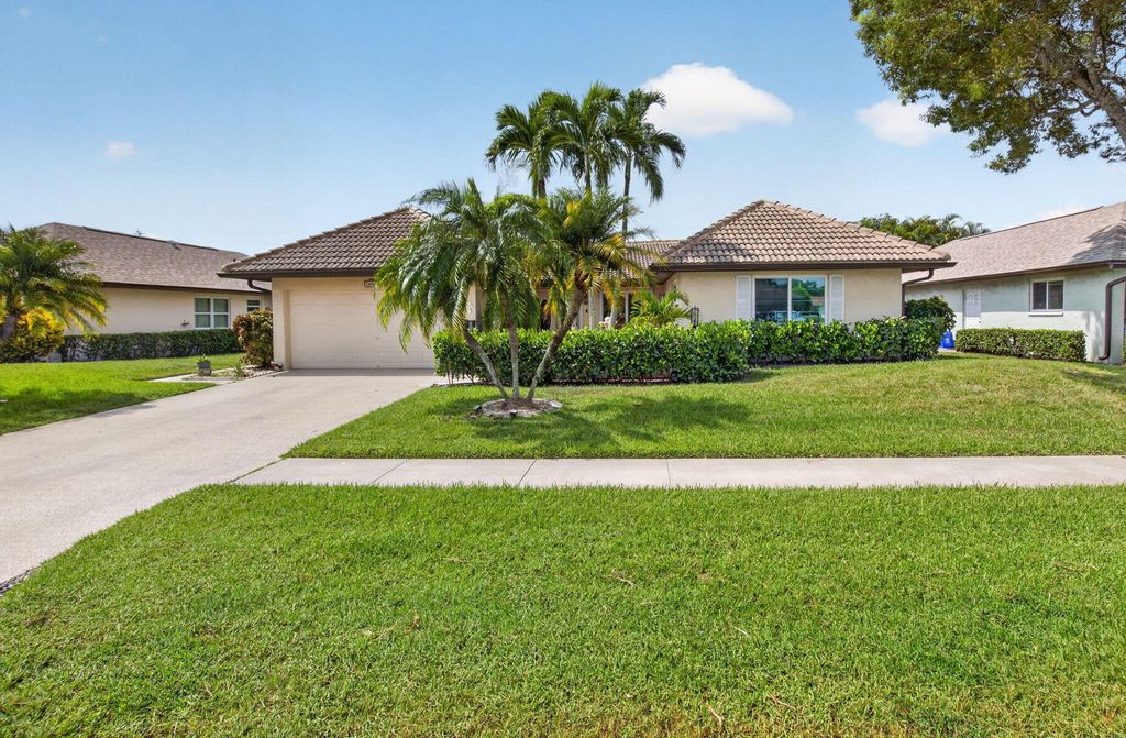 10300 GREENTRAIL Drive N, Boynton Beach, FL 33436
