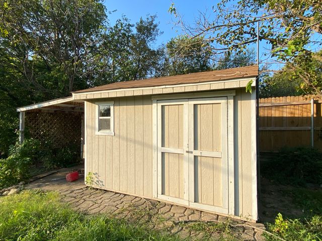 5824 Storm Drive, Watauga, TX 76148