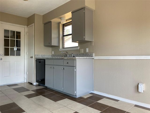 5824 Storm Drive, Watauga, TX 76148