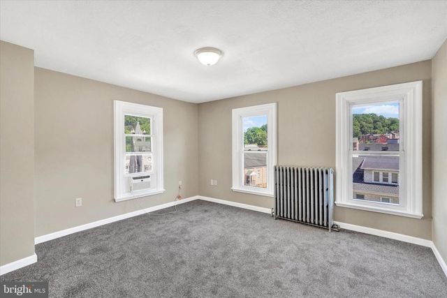 36 HANOVER ST, Glen Rock, PA 17327