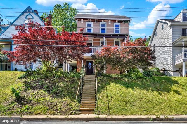 36 HANOVER ST, Glen Rock, PA 17327