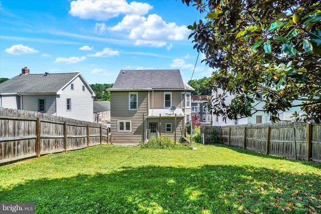 36 HANOVER ST, Glen Rock, PA 17327