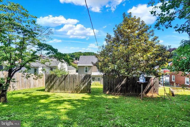 36 HANOVER ST, Glen Rock, PA 17327