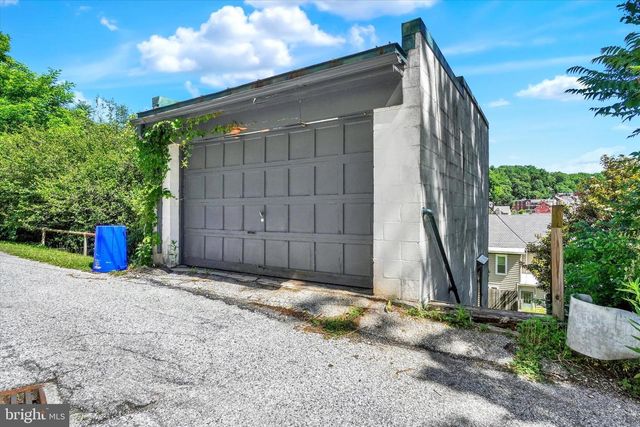 36 HANOVER ST, Glen Rock, PA 17327