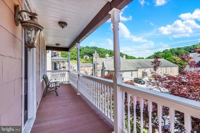 36 HANOVER ST, Glen Rock, PA 17327