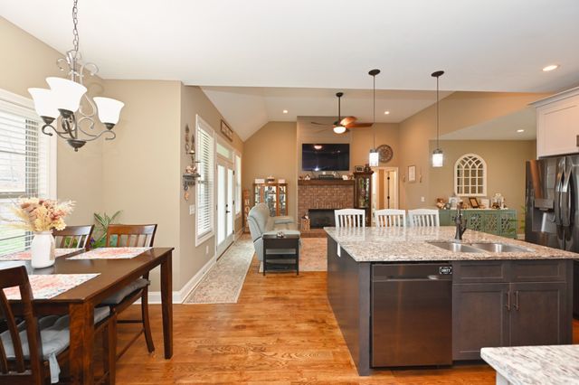 727A N Russell St, Portland, TN 37148