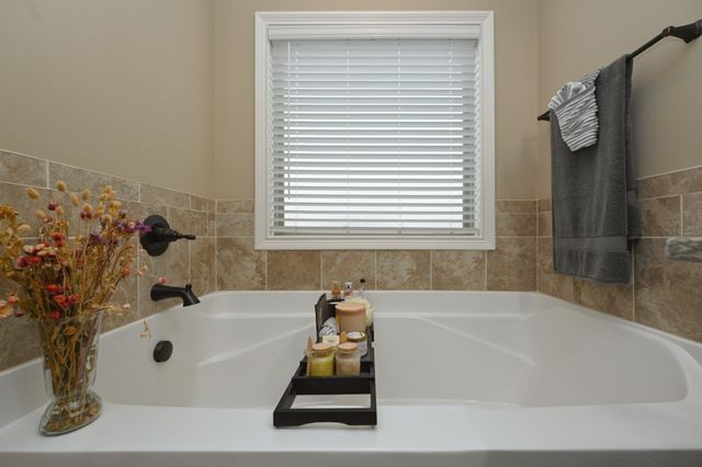 727A N Russell St, Portland, TN 37148