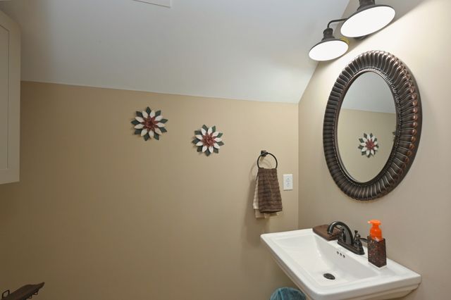 727A N Russell St, Portland, TN 37148