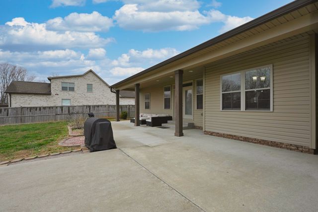 727A N Russell St, Portland, TN 37148