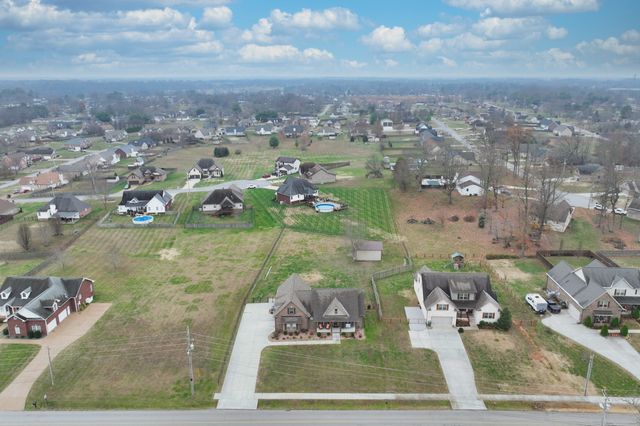 727A N Russell St, Portland, TN 37148