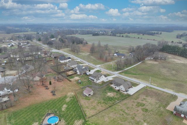 727A N Russell St, Portland, TN 37148