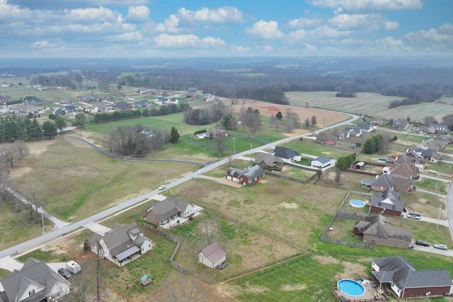 727A N Russell St, Portland, TN 37148