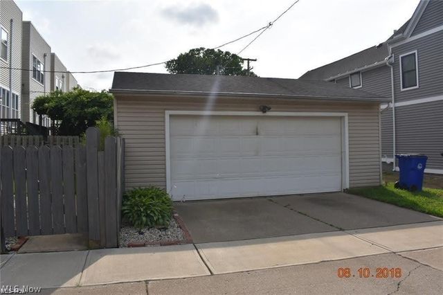 600 Literary Road Up, Cleveland, OH 44113