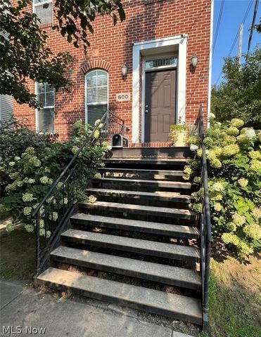 600 Literary Road Up, Cleveland, OH 44113