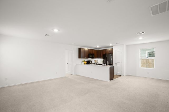 125 Gabbro GDNS, Maxwell, TX 78656