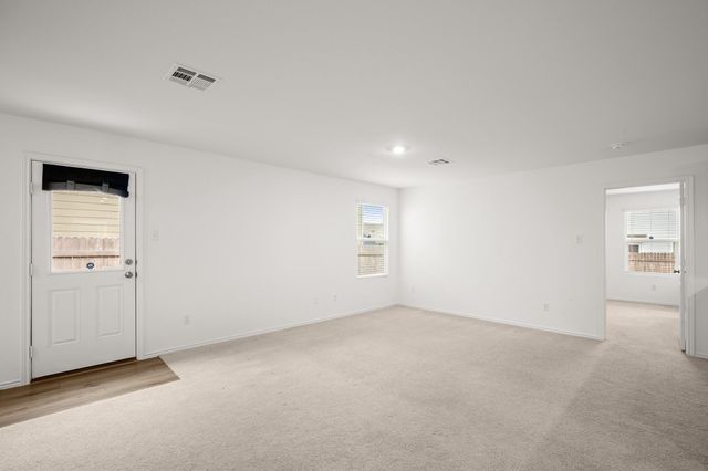 125 Gabbro GDNS, Maxwell, TX 78656