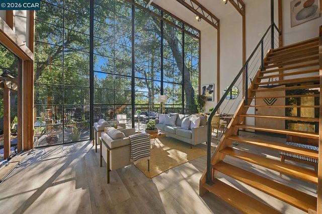 141 Fairlawn Dr, Berkeley, CA 94708