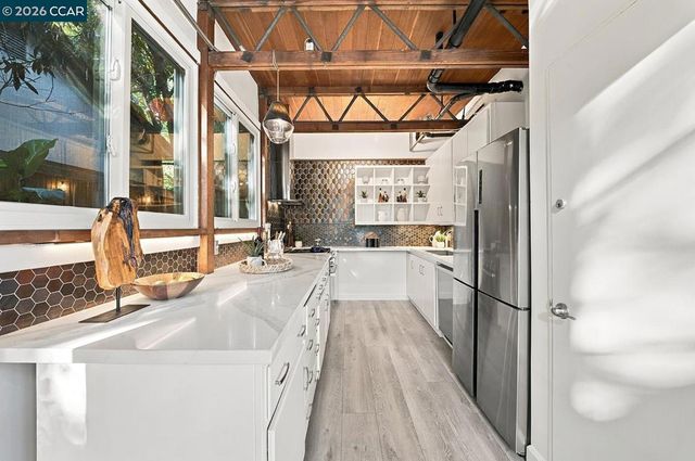 141 Fairlawn Dr, Berkeley, CA 94708