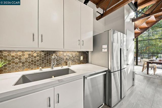 141 Fairlawn Dr, Berkeley, CA 94708