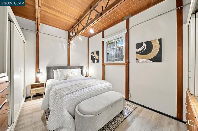 141 Fairlawn Dr, Berkeley, CA 94708