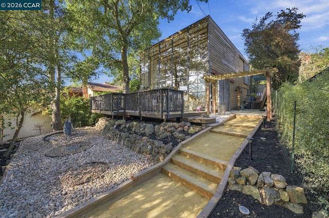 141 Fairlawn Dr, Berkeley, CA 94708