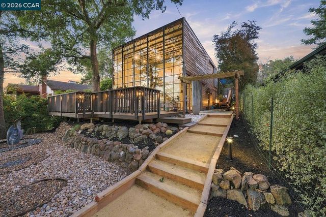 141 Fairlawn Dr, Berkeley, CA 94708