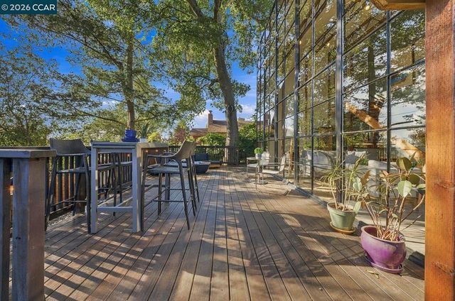 141 Fairlawn Dr, Berkeley, CA 94708