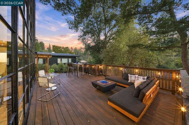 141 Fairlawn Dr, Berkeley, CA 94708