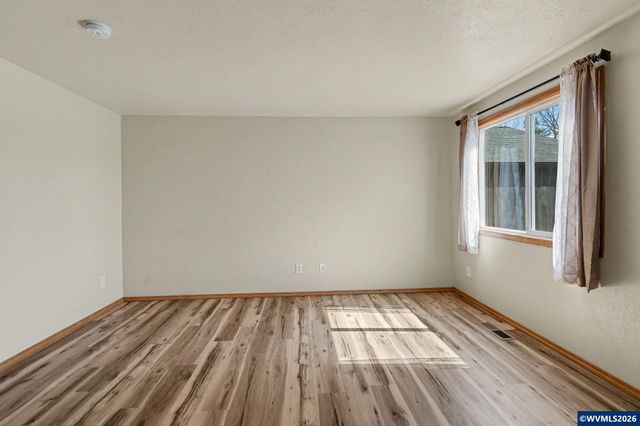 4444 Leafwood Av NE, Salem, OR 97305