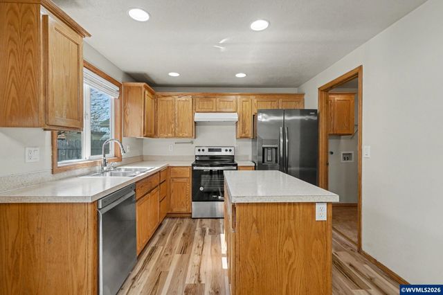 4444 Leafwood Av NE, Salem, OR 97305