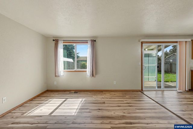 4444 Leafwood Av NE, Salem, OR 97305