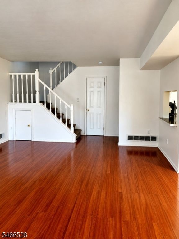 2 Almond Dr, Franklin Twp., NJ 08873 — photo 3