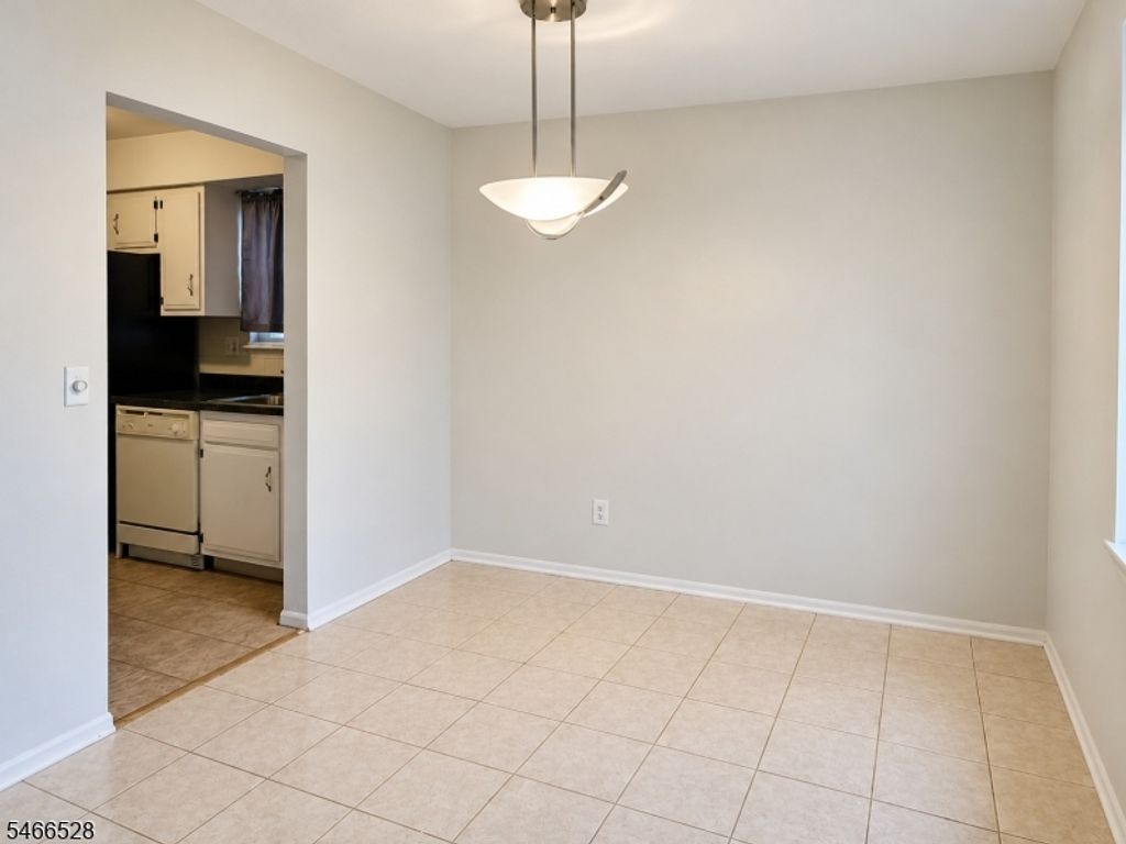 2 Almond Dr, Franklin Twp., NJ 08873 — photo 4