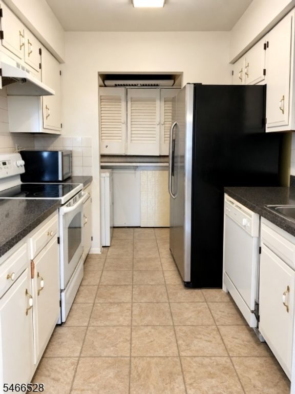 2 Almond Dr, Franklin Twp., NJ 08873 — photo 5
